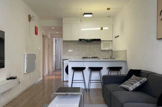 Spacious&Modern&Bright&Good Layout 1Bdr 1Bath Apt+Open Balcony+L2/11 Jiangsu Rd