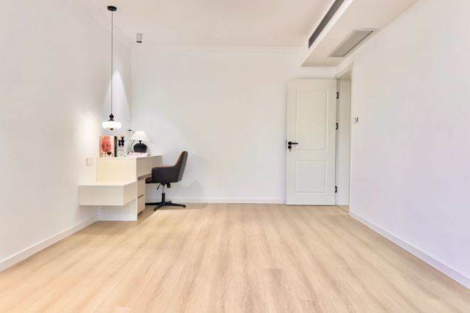 Charming 2bedrooms elevator Apt+heating+central AC+oven@Zhongshan Park