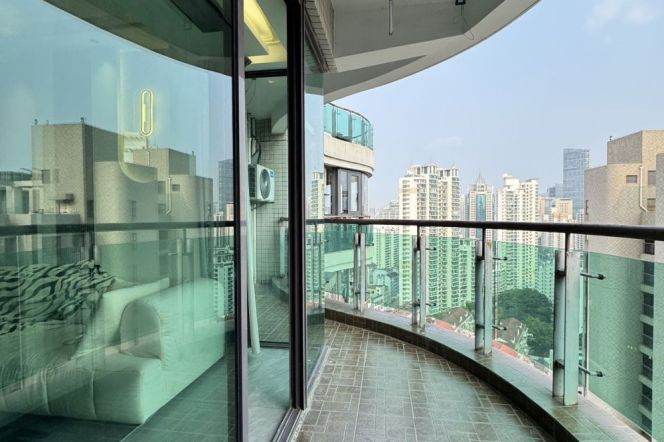 Suzhou Creek | Jiangning rd Mt L13 | Modern 2Br-2bathr +Balcony 130Sqm