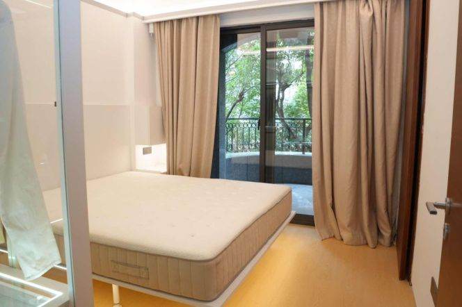 High class complex 1 BR  w outdoor balcony & floor heating near West Nanjing rd sta