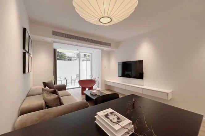 Nice yard+spacious 1br 2lr/central AC/Oven/big living room,Shuicheng rd@L10