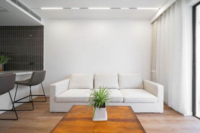 Wall Heating 2Br w. Balcony Yueyang Rd