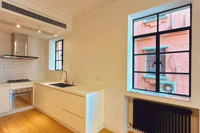 Wutong District, Julu Rd, Centennial Apartment, Outdoor Balcony, Jing'an Temple Metro Station