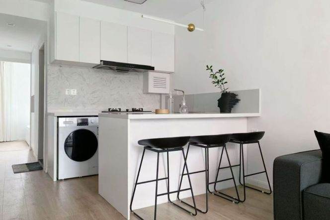 zhongshan park - bright& modern apartment with balcony @ line 2/11 jiangsu road 