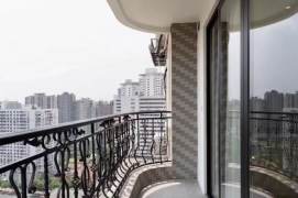 3+1 Rooms, 2 Baths with Open Balcony/Floor Heating/Central ac/Oven, 170 sqm @ Lujiabang metro L8