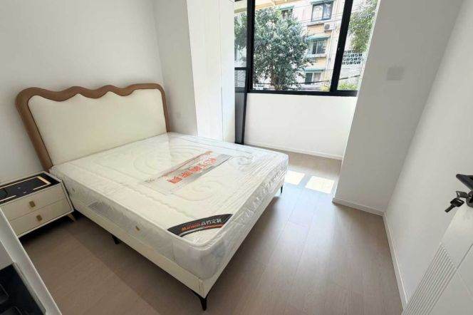 Xujiahui/cozy 1br 1lr/bright room/NR Jiaotong uni/nice compound@L11/1/9