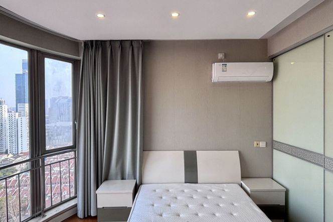 1bedroom 1Bath Apt/Spacious/L7 Changping Rd/ Jing'an Temple/Good View