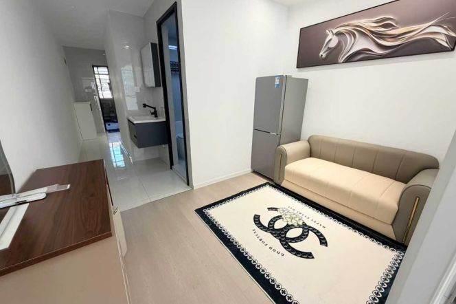 Xujiahui/cozy 1br 1lr/bright room/NR Jiaotong uni/nice compound@L11/1/9