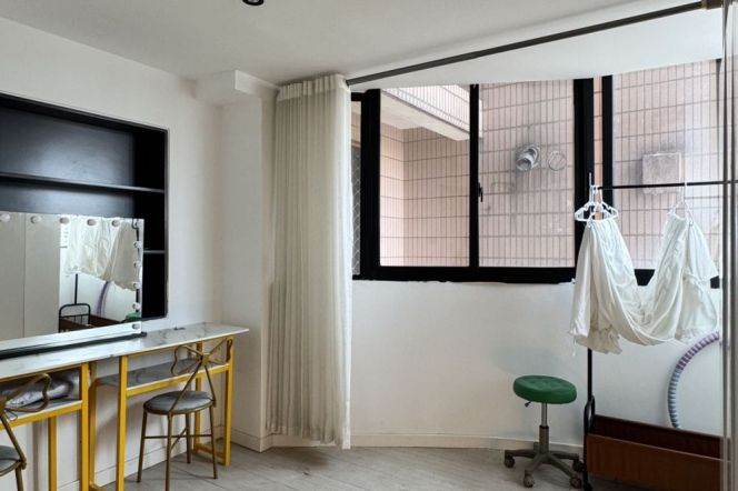 Spacious 3BR 120Sqm + elevator +heating | Next to L2/11 Jiangsu Rd & Jing'an Temple