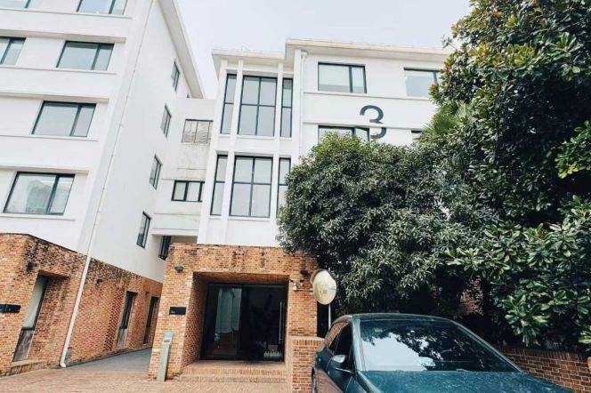 Bright office near JiangSu RD M2/11