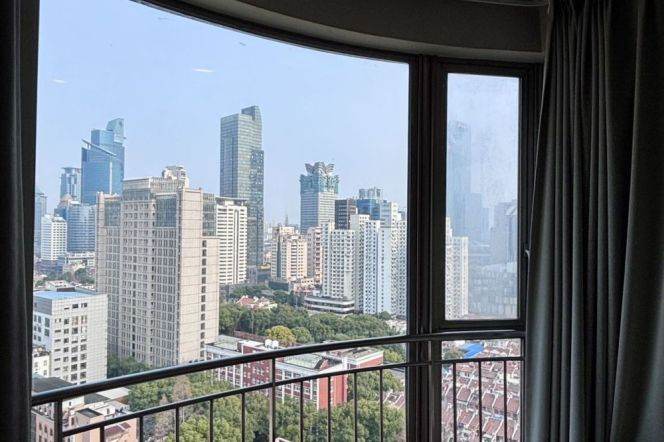 1bedroom 1Bath Apt/Spacious/L7 Changping Rd/ Jing'an Temple/Good View
