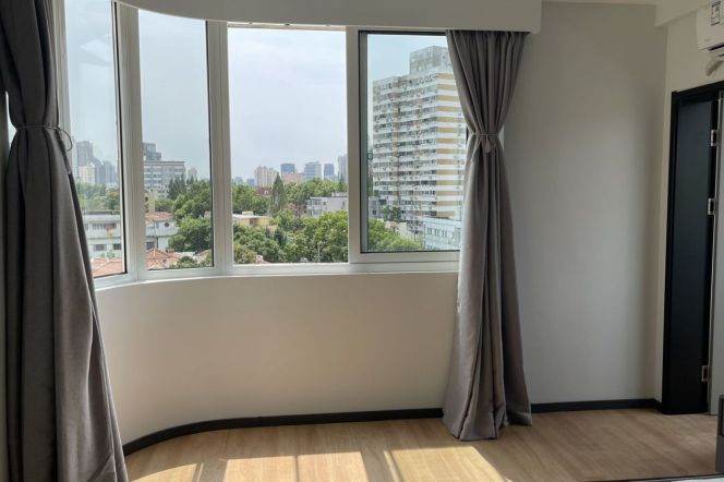 10k Nice 1Br with floor heating  Nr Hengshan Rd.line1