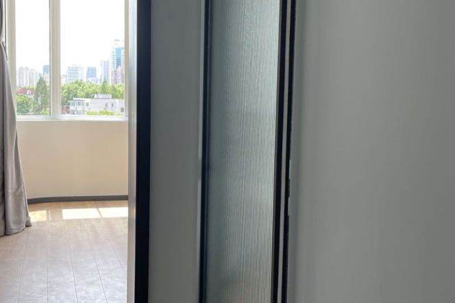 10k Nice 1Br with floor heating  Nr Hengshan Rd.line1