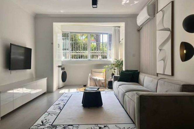 Hongqiao rd 2BR 2LR@L3/4/10,spacious&modern/big living room/brand furniture