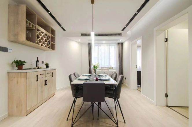 Spacious large 2 br with 2 baths Ideal price 15.5K nice modern decoration M7/2 Jing'an 