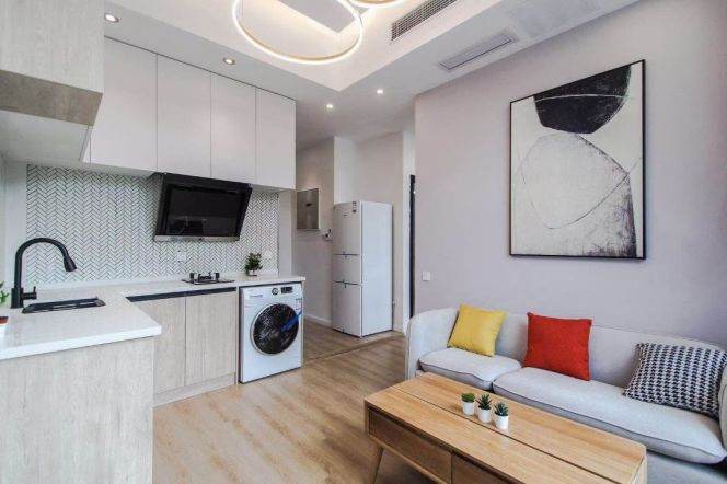 Bright elevator 1br Nr Zhaojiabang road M7/9