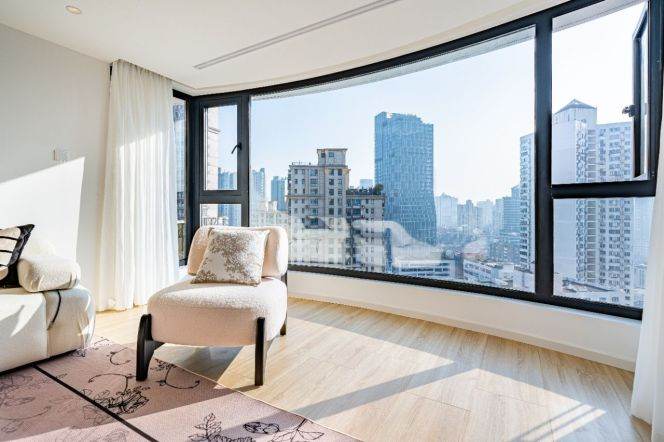 Bright & Modern 3BR 2BA Residence Steps from Changping Road Station