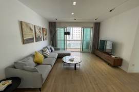 Spacious 3Brm With 2 Balconies Near Line 1/9/11 Xujiahui