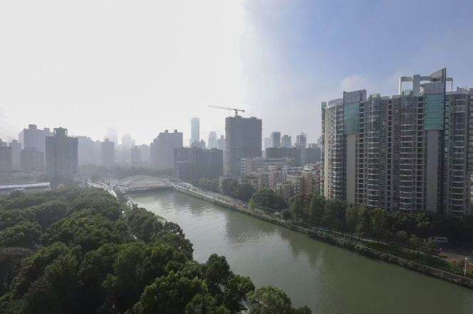 Suzhou River View Apartment, Hanzhong Rd Metro Station, 2-bedroom with underfloor heating