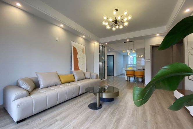 2BR 2BA Elevator Apt w/Floor Heating next to Century Park