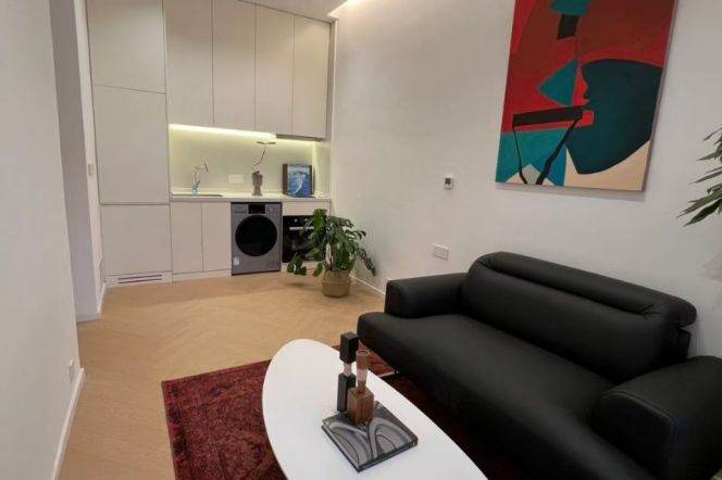  Modern 1br old house with Floor heating @Jing'an Line 7/13 