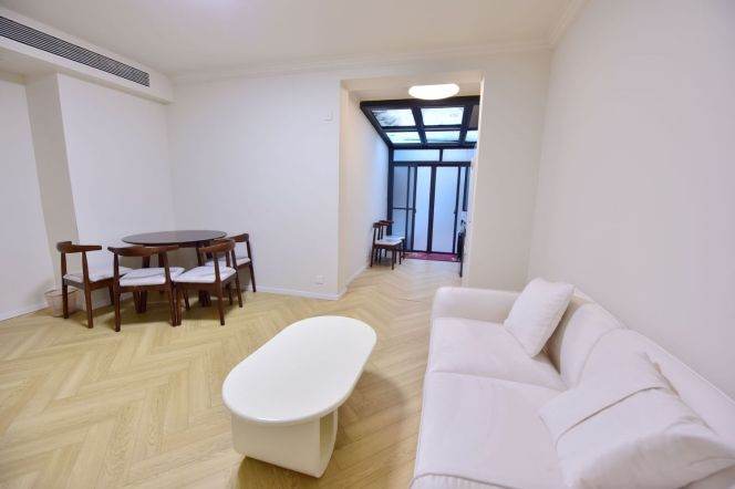Valuable Fuxing/Fenyang Rd 2BR with Garden/Central AC 10.5K  