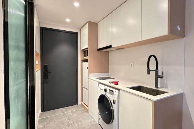 Short term 1 br 8.5K super modern nice decoration golden location M2/7/14 Jing'an 