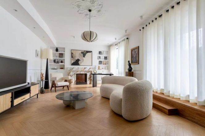 1BR 1BTH w/ Terrace nr JiaShan RD M9/12