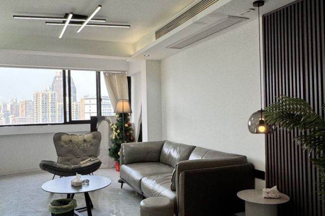 Spacious 3BR 120Sqm + elevator +heating | Next to L2/11 Jiangsu Rd & Jing'an Temple
