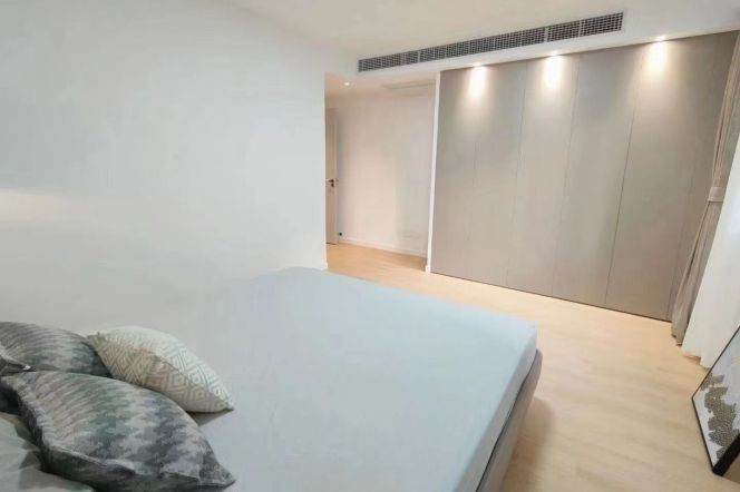 Just renovated brand new 3 br with big oven dish washer nice modern decoration M13/14 