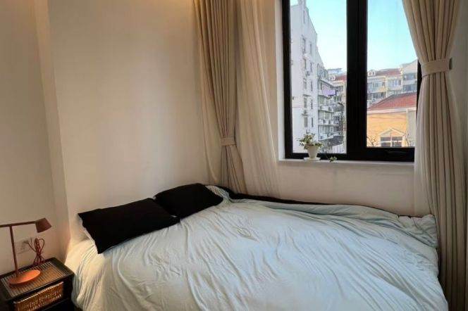  Modern 1br old house with Floor heating @Jing'an Line 7/13 