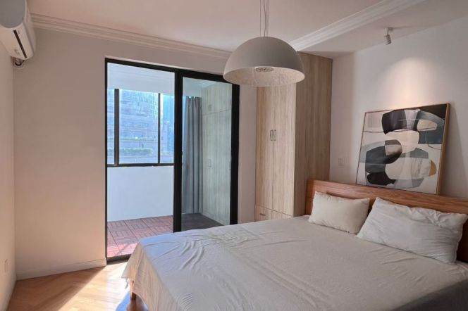 3 Brs, 2 Baths, 140 sqm with Floor Heating/Oven/dish washer @ Shanghai natural history museum L13