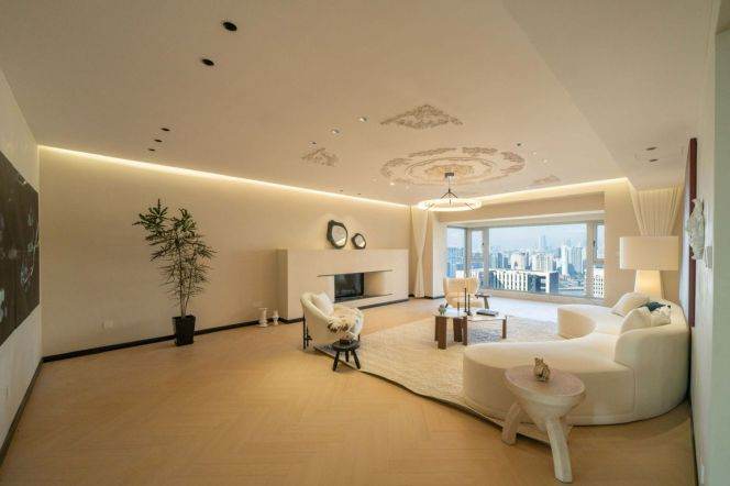 Lujiazui, Good daylight, 4Br 3Ba 350Sqm, L2/9/14