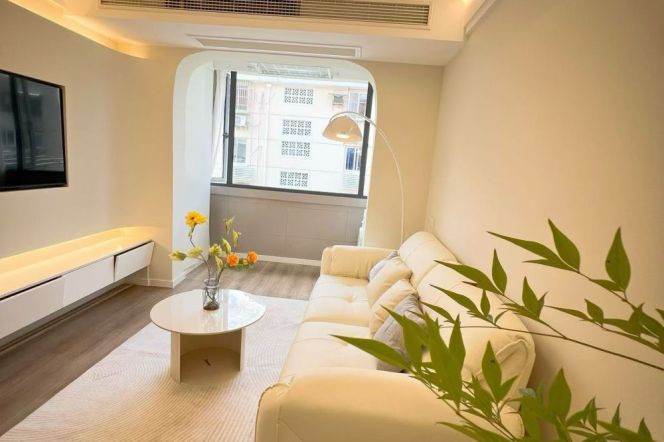 Modern 1Br/1Lr/1Bt apt nr Jiaotong university,M3/4/10/11