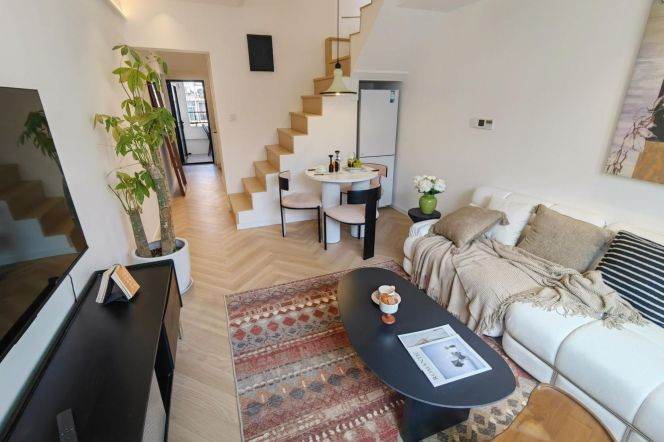 Modern & Unique duplex 1 br with floor heating + open balcony in Jing'an. L 7 ChangPing Rd St.