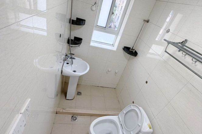 Bright 2BR Apartment at Yanlord Garden Phase II | 68sqm High-Floor Living | Prime Lujiazui Location