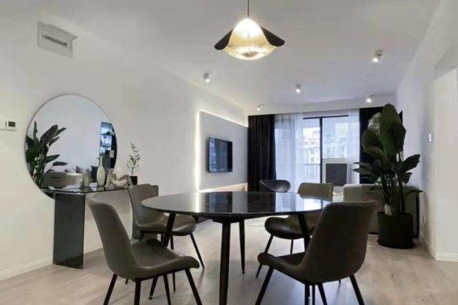 Modern 3bedrooms  Apt +Heating+central AC+Oven@Wuning Rd