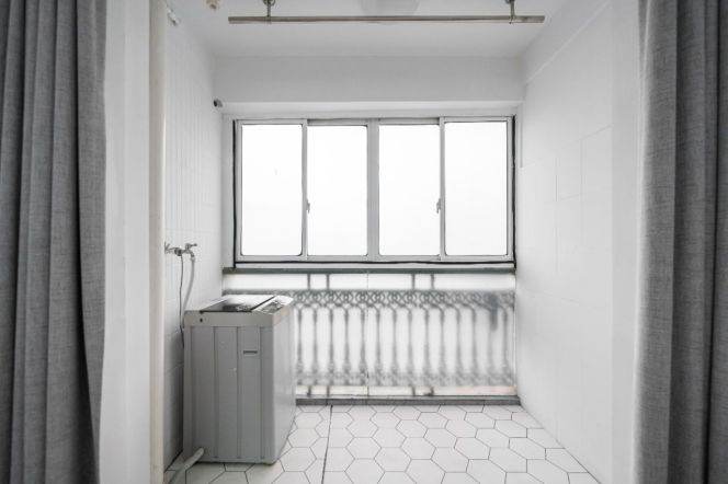 12k Clean 3Br 2Bathr close to The Suzhou Creek Nr Hanzhong Rd.line1/12/13