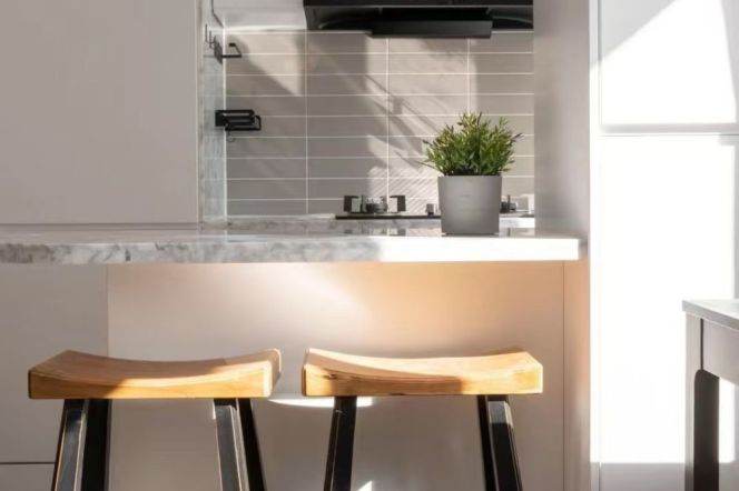 Delicate elevator 1br Nr Jiangsu road M2/11