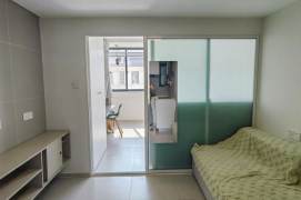 Cozy  1 br with lift in XuHui,5 mins walking to  L 4/12 DaMuQiao Rd St.