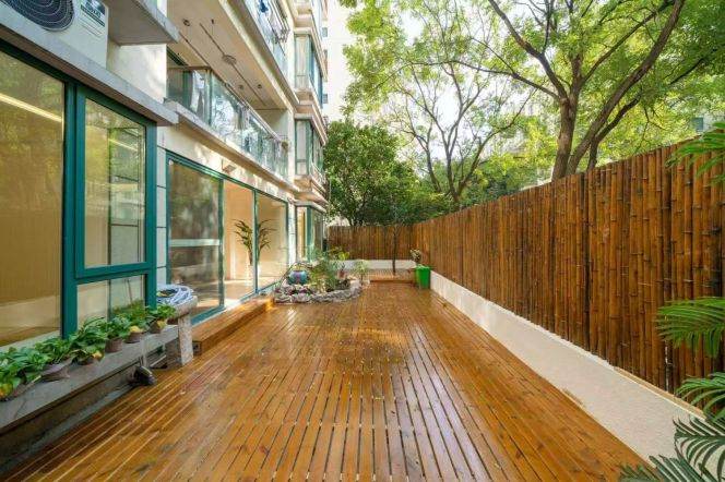 3 Brs, 2 Baths with Garden/Floor Heating/Central ac/Oven, 160 sqm @ Loushanguan metro L2