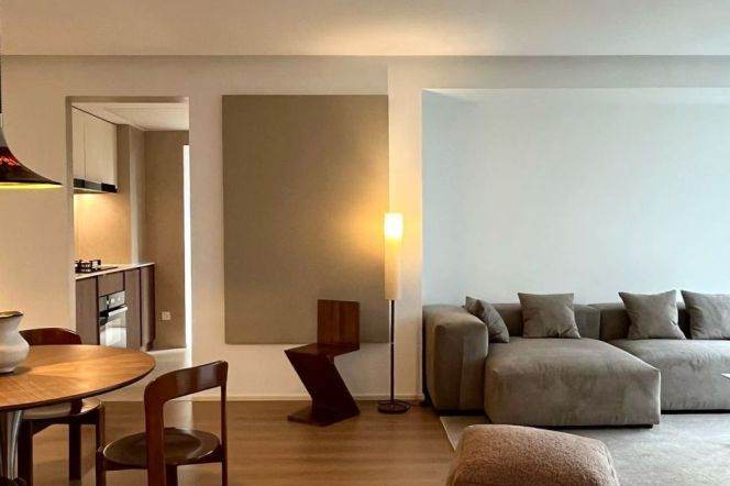 3 Brs, 2 Baths with Open Balcony/Floor heating/Oven/Dish washer, 150 sqm @ Zhongtan metro L3&4