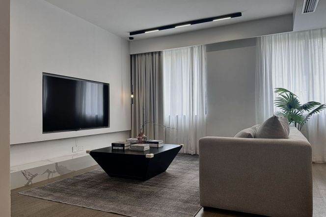 3 Brs, 2 Baths with Floor Heating/Central ac, 160 sqm @ Jiaotong uni L10&11