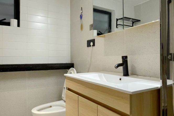 Modern&Bright&Spacious 3Bdrs 2Baths Apt+L7/13 Chang Shou Rd+Awesome View+Large Balcony