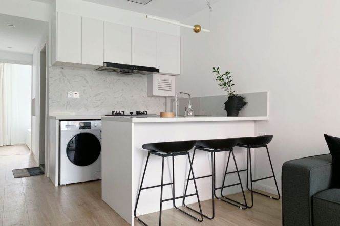 Modern Spacious 1Br/2Lr/1Bt+Outdoor Balcony@L2/11 Jiangsu Rd Station 