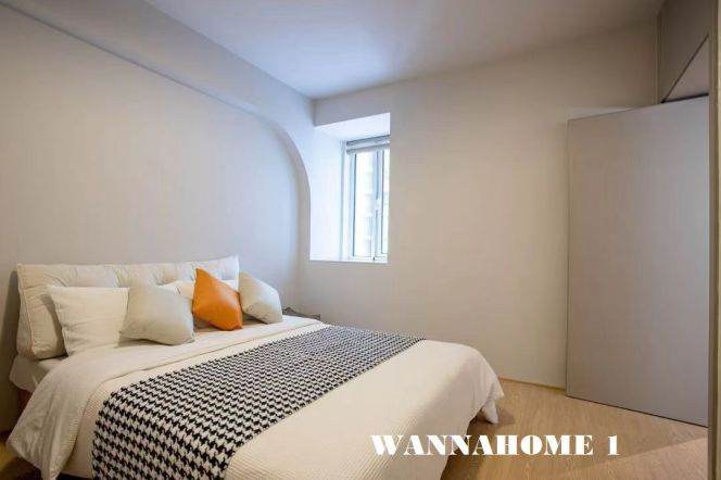 Open Balcony+Spacious&Bright 2Bdr 1Bath Apt+Zhongshan Park+Nice Compound+Su Zhou Creek