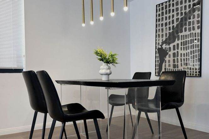 3 Brs, 2 Baths with Floor Heating/Central ac, 160 sqm @ Jiaotong uni L10&11