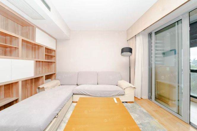 Modern 2BR at Lujiazui Central Garden | 95sqm Prime Pudong Residence | Near Metro Line 2