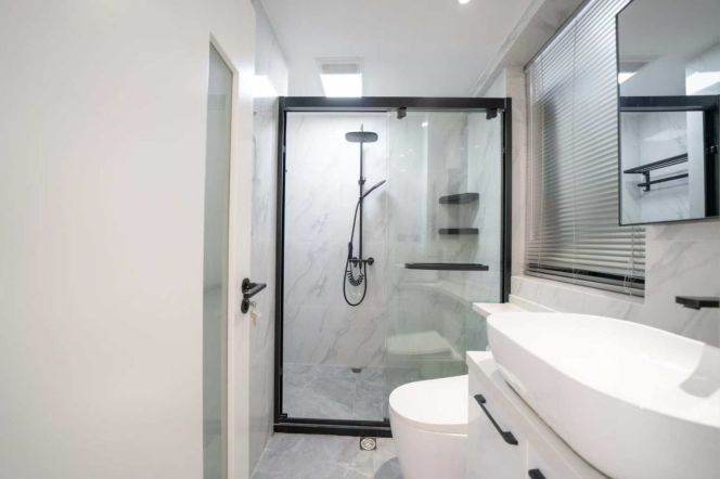 South Ruijin rd/Xietu rd floor heating 2brs/2lv/2bt apt with balcony;L9