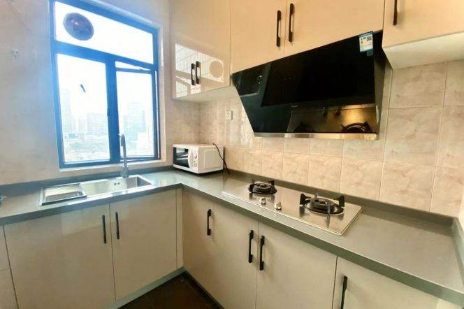 2Bdrs,2Baths @South Shaanxi Rd &Line 1/10/12